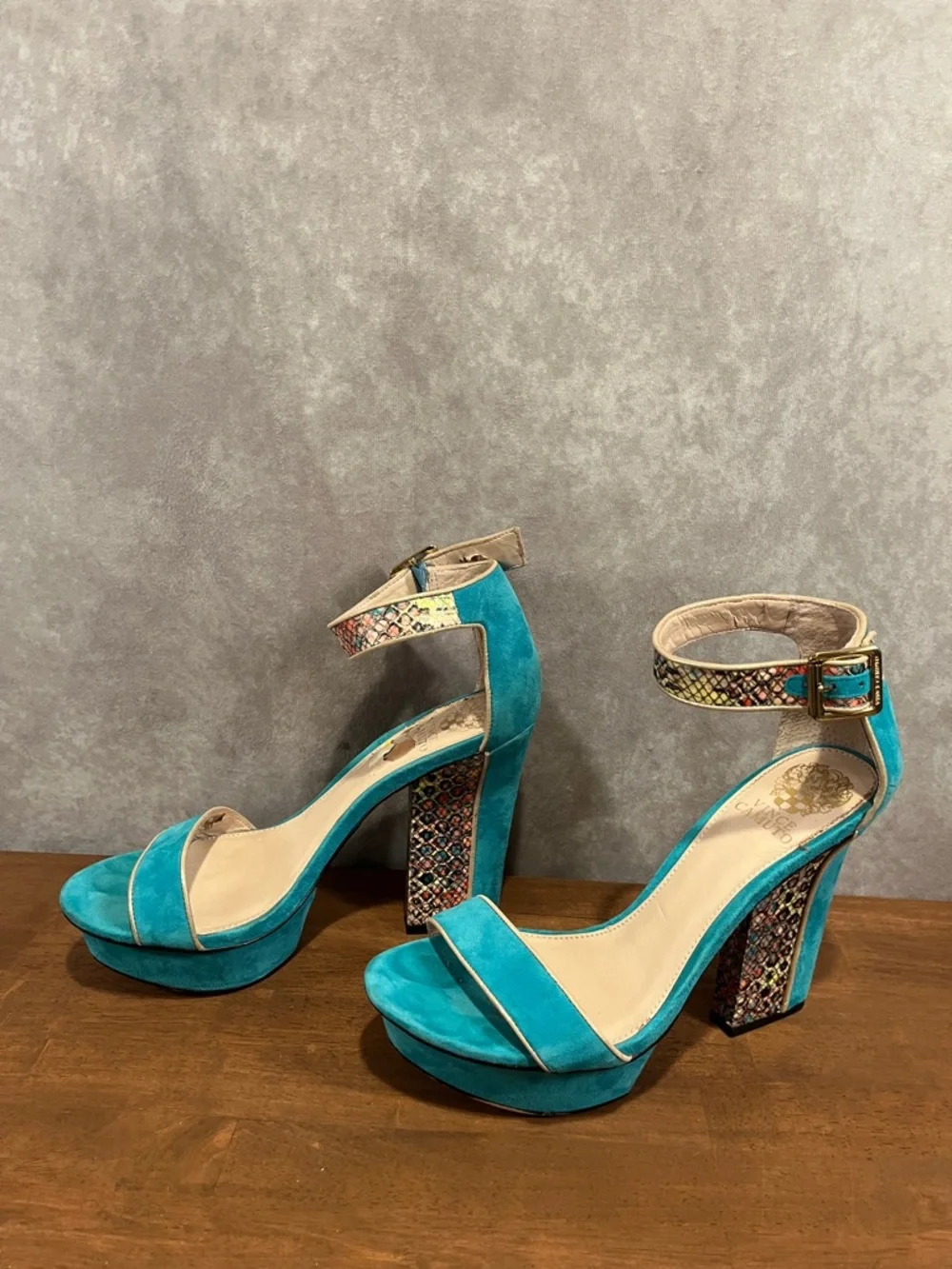 Vince Camuto Turquoise Suede Platform Ankle-Strap Platform Heels size 9